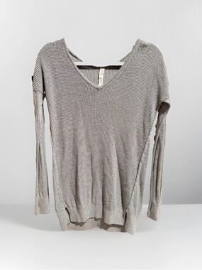 Lululemon Athletica Gray Waffle Knit Cashmere Blend V-Neck Sweater Women’s Sz 6